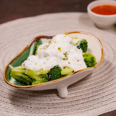 Broccoli cu smântână trufată