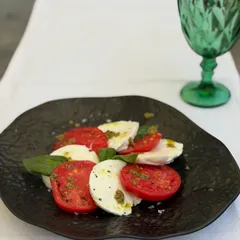 Bufala cu varietate de roșii