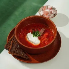 Ciorbă de vită cu legume de sezon