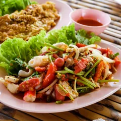 Salată cu fructe de mare