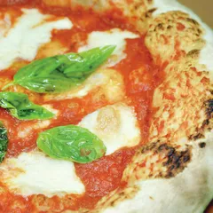 Pizza Margherita con Bufala