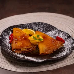 Crêpes Suzette cu portocale și Cointreau