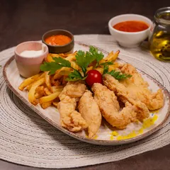 Crispy chicken strips, Fries & Tartare Sauce