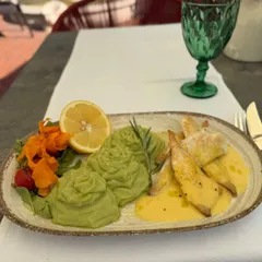 File de Doradă cu Cremă Dauphinoise & Broccoli