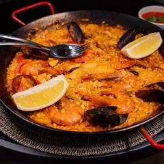 Paella cu fructe de mare (2 persoane)