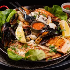 Platou pește și fructe de mare (2 persoane)